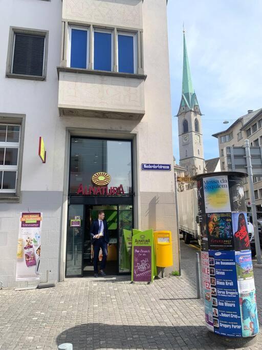Cozy Studio Apartment Unit 12 In Center Of Zurich Exterior photo