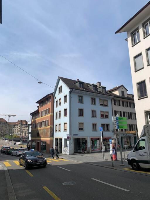 Cozy Studio Apartment Unit 12 In Center Of Zurich Exterior photo