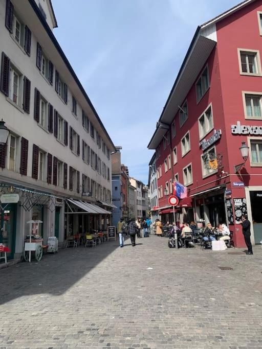Cozy Studio Apartment Unit 12 In Center Of Zurich Exterior photo